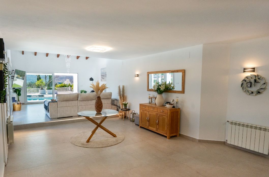 Villa de luxe avec appartement indépendant à Beniarbeig