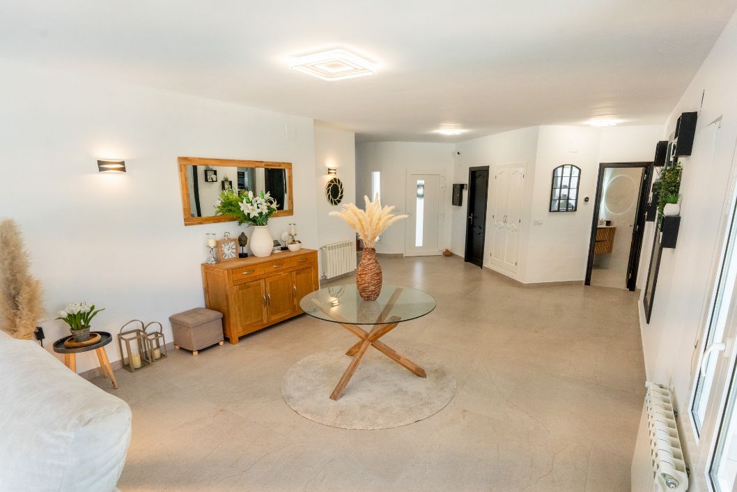 Villa de luxe avec appartement indépendant à Beniarbeig