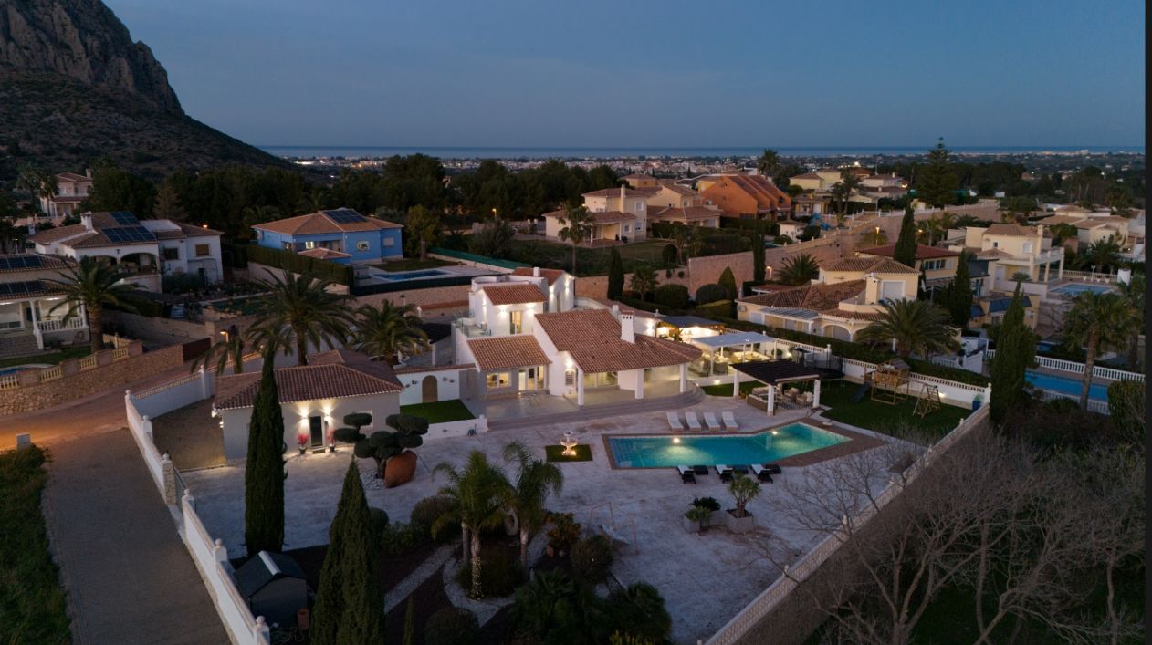 Villa de luxe avec appartement indépendant à Beniarbeig