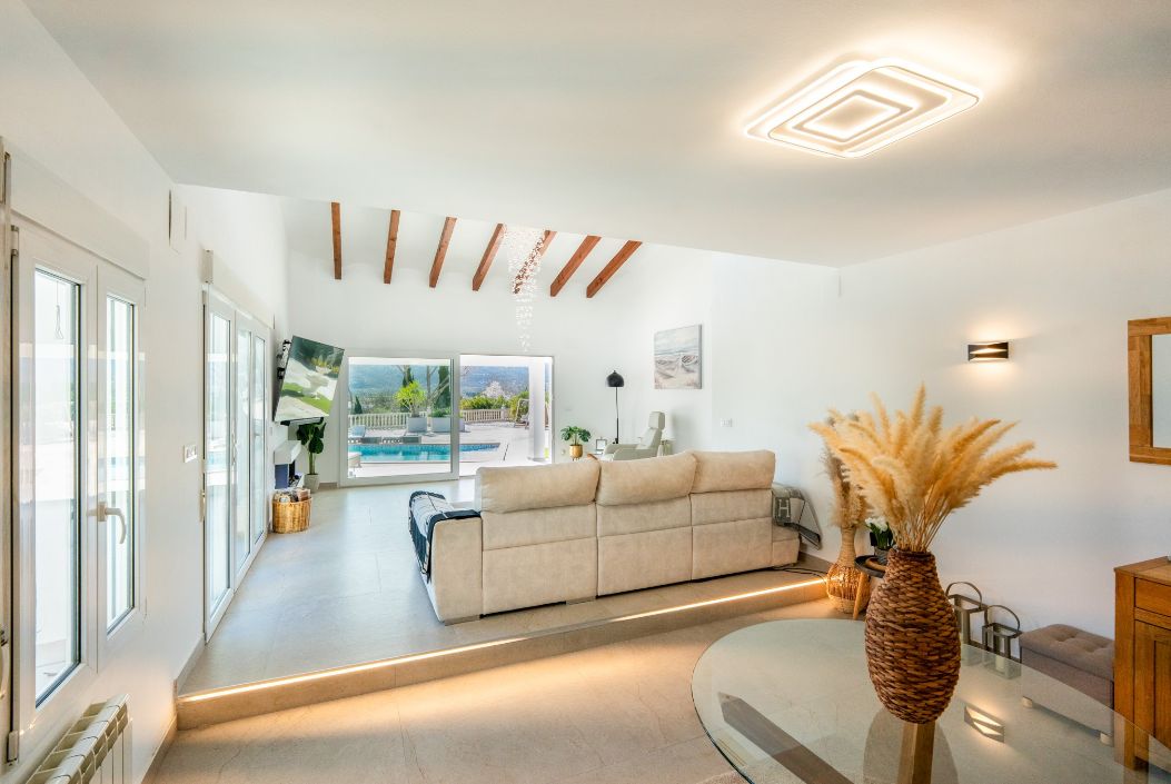 Villa de luxe avec appartement indépendant à Beniarbeig