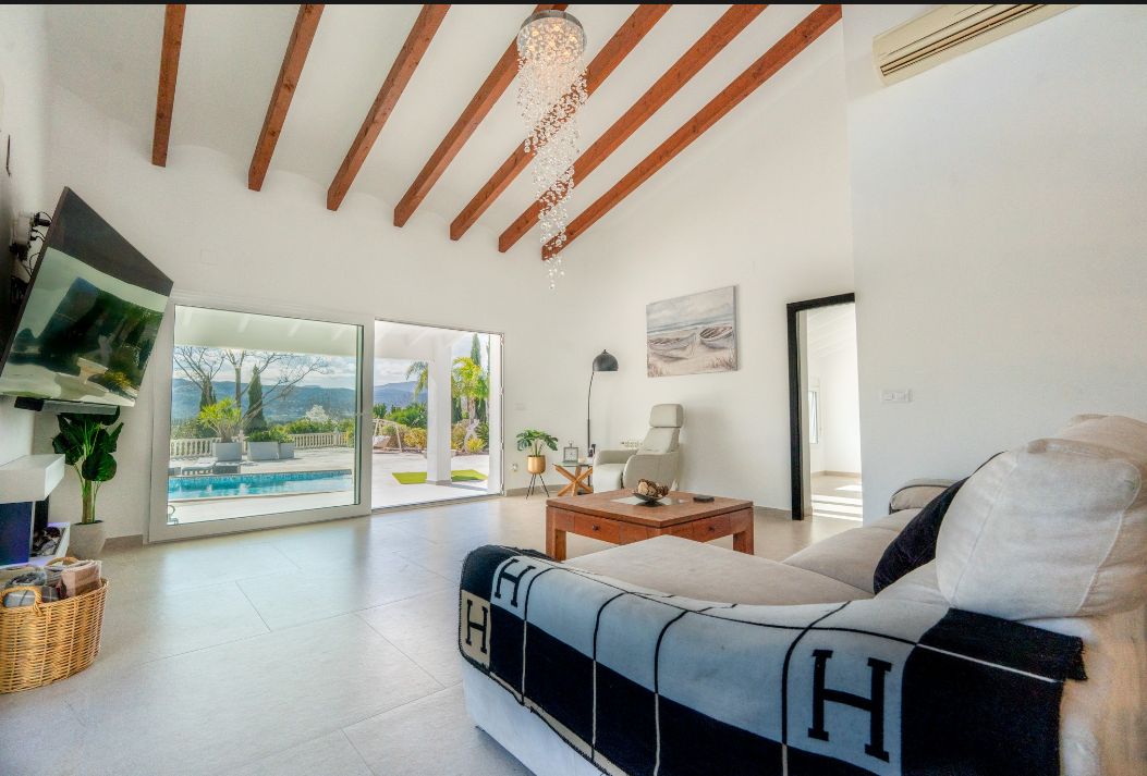 Villa de luxe avec appartement indépendant à Beniarbeig
