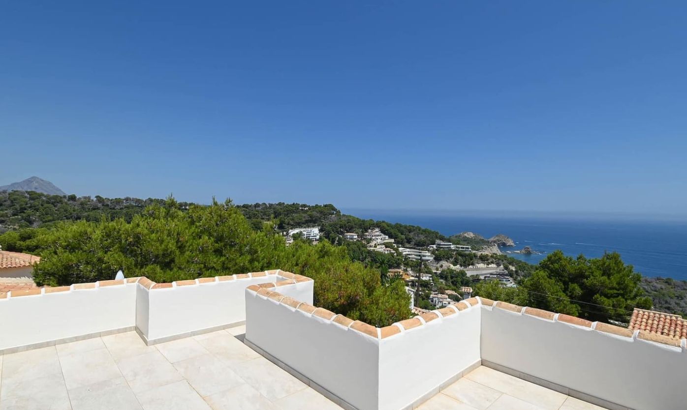 Certaines maisons offrent une vue. Celle-ci en offre toutes.