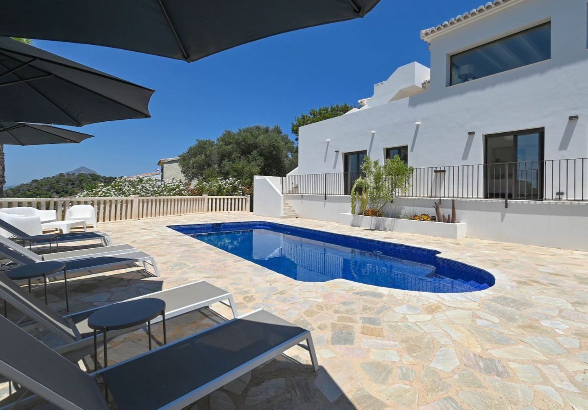 Certaines maisons offrent une vue. Celle-ci en offre toutes.