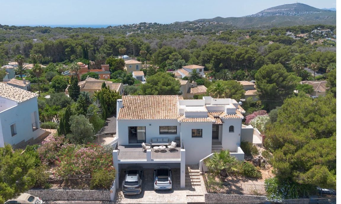 Certaines maisons offrent une vue. Celle-ci en offre toutes.