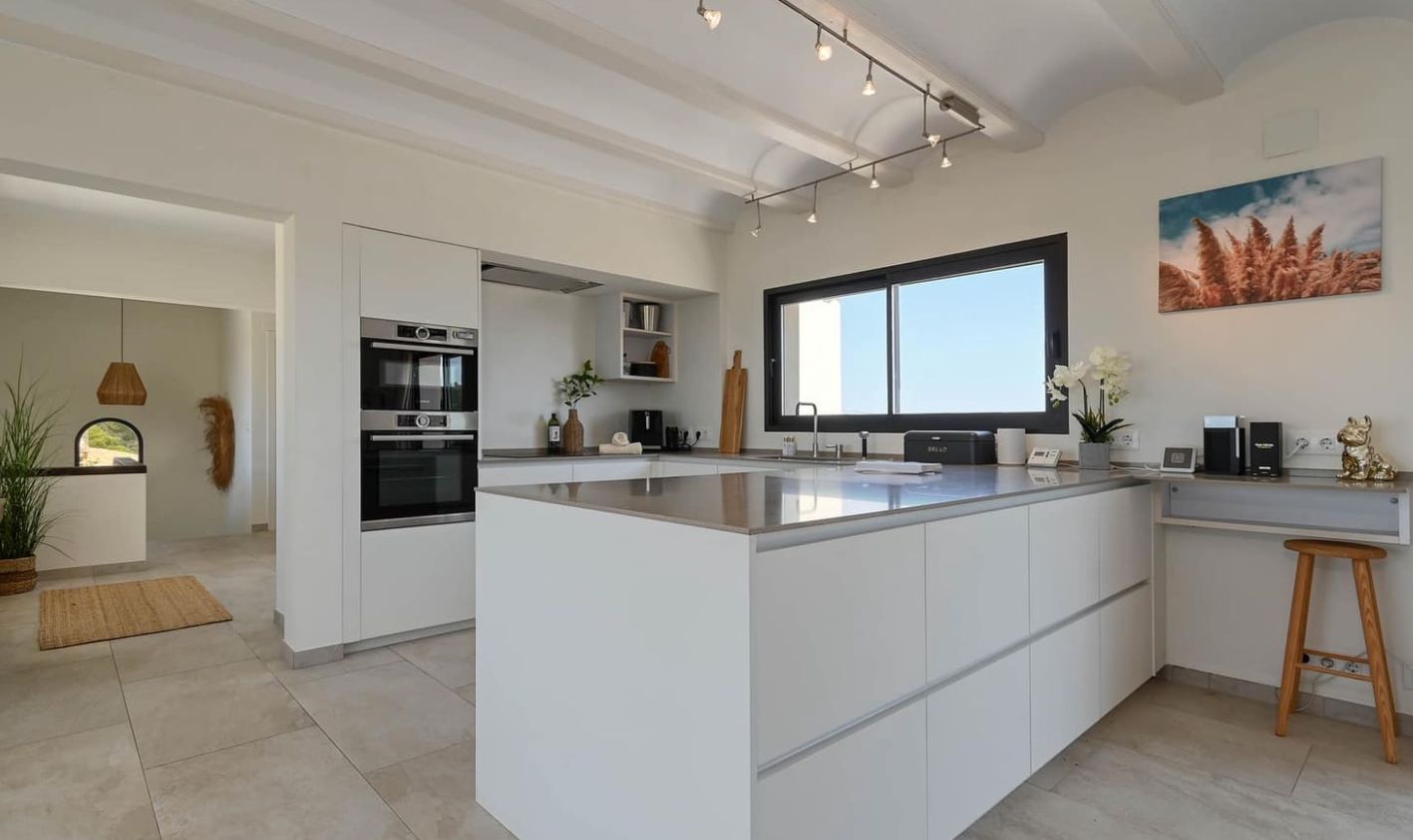Certaines maisons offrent une vue. Celle-ci en offre toutes.