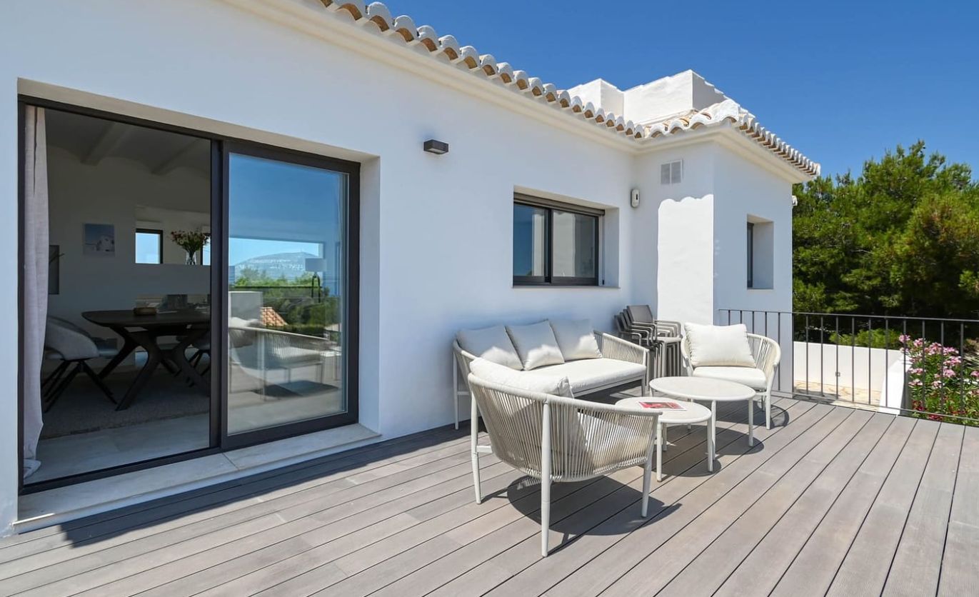 Certaines maisons offrent une vue. Celle-ci en offre toutes.