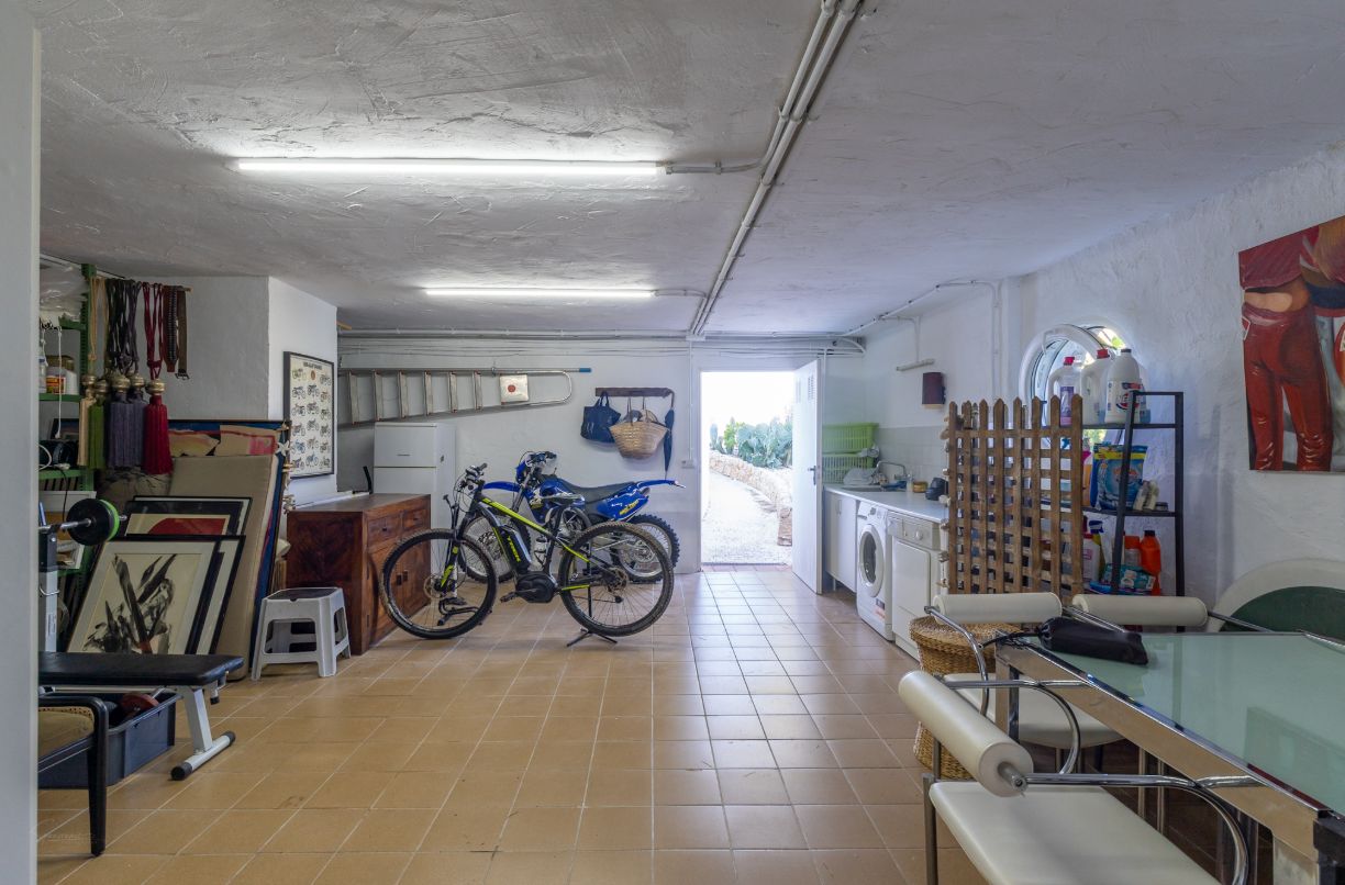 Villa exclusive avec des vues panoramiques imprenables sur la mer à Las Rotas, Dénia