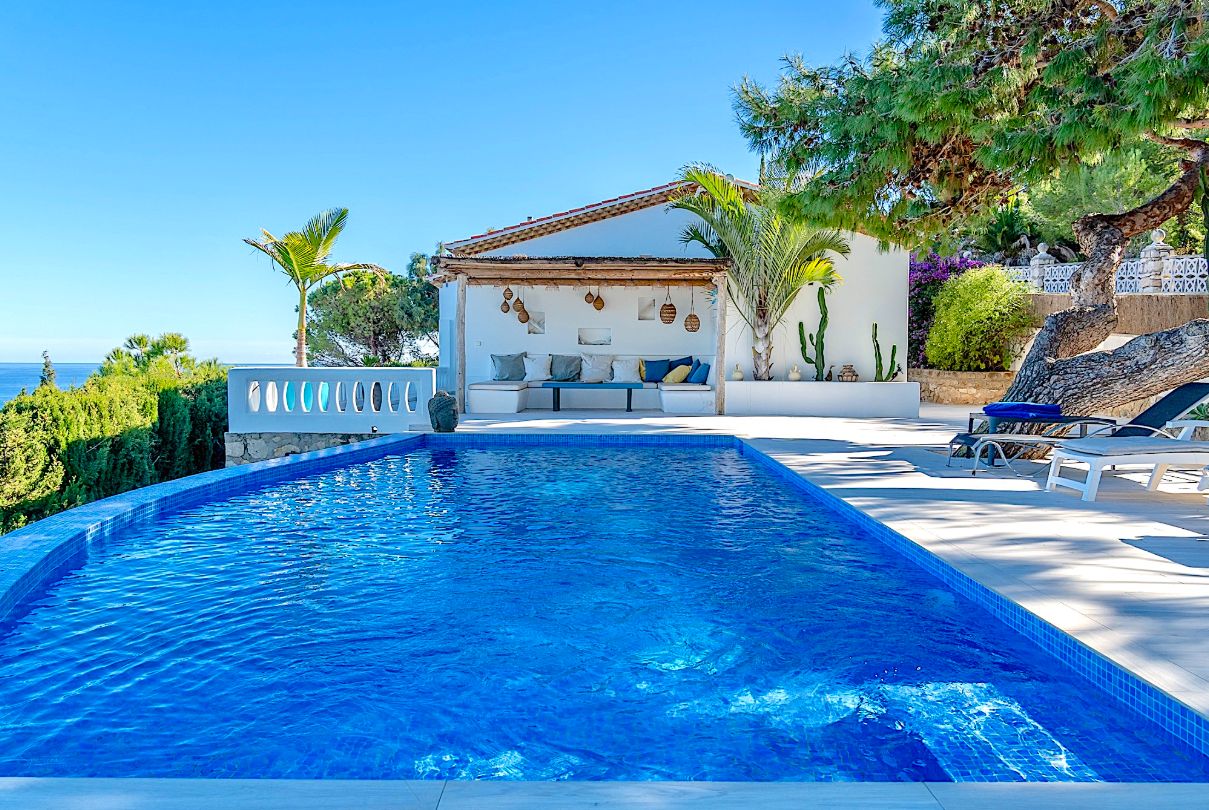 Villa exclusive avec des vues panoramiques imprenables sur la mer à Las Rotas, Dénia
