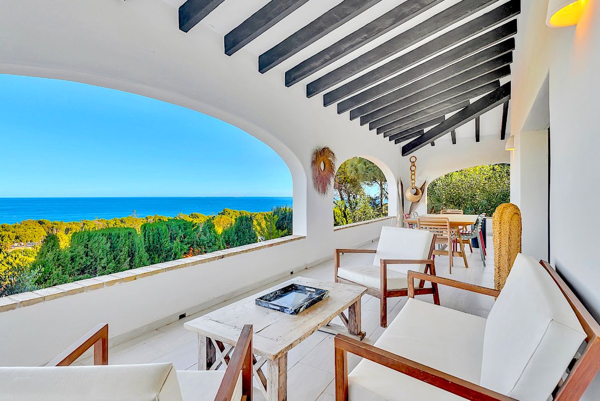 Villa exclusive avec des vues panoramiques imprenables sur la mer à Las Rotas, Dénia