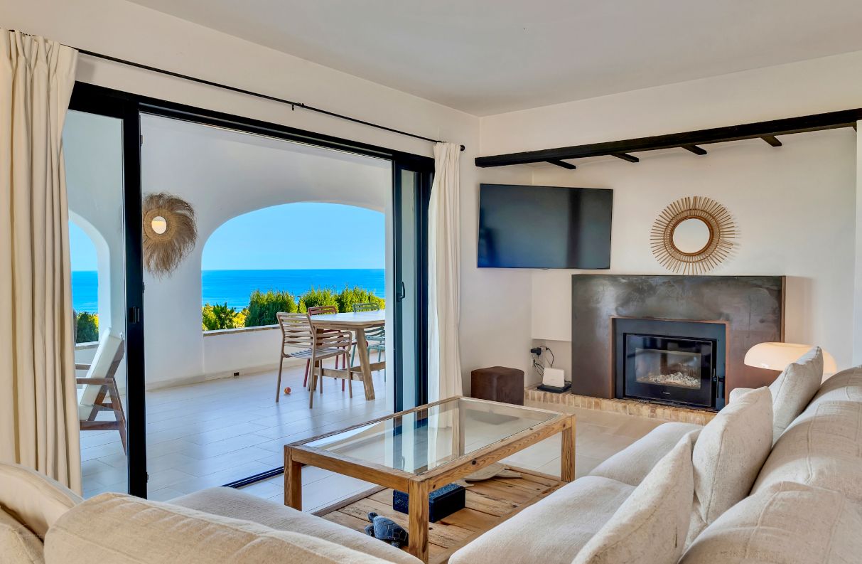 Villa exclusive avec des vues panoramiques imprenables sur la mer à Las Rotas, Dénia