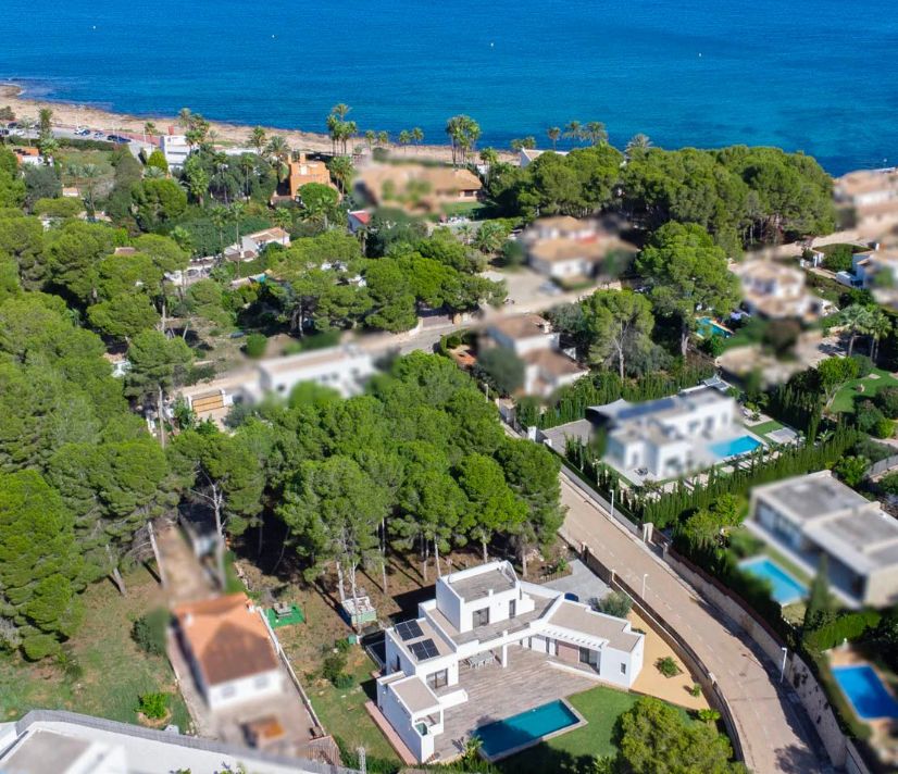 Villa moderne à quelques pas de la mer à Javea