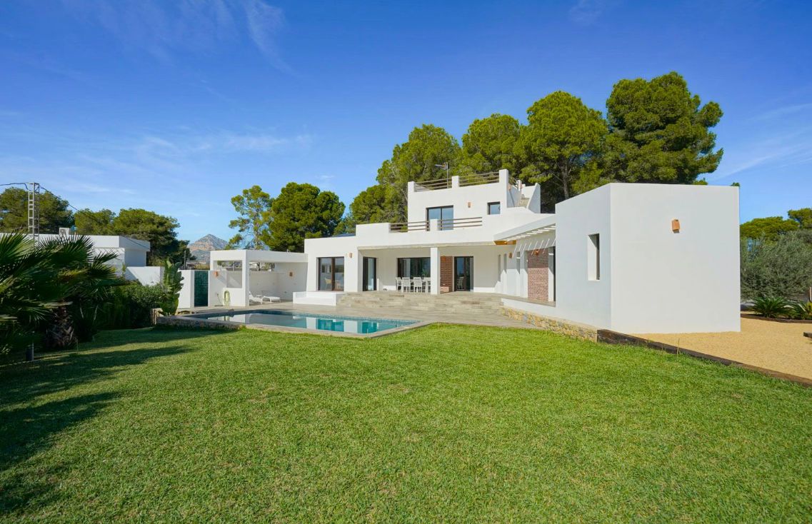 Villa moderne à quelques pas de la mer à Javea