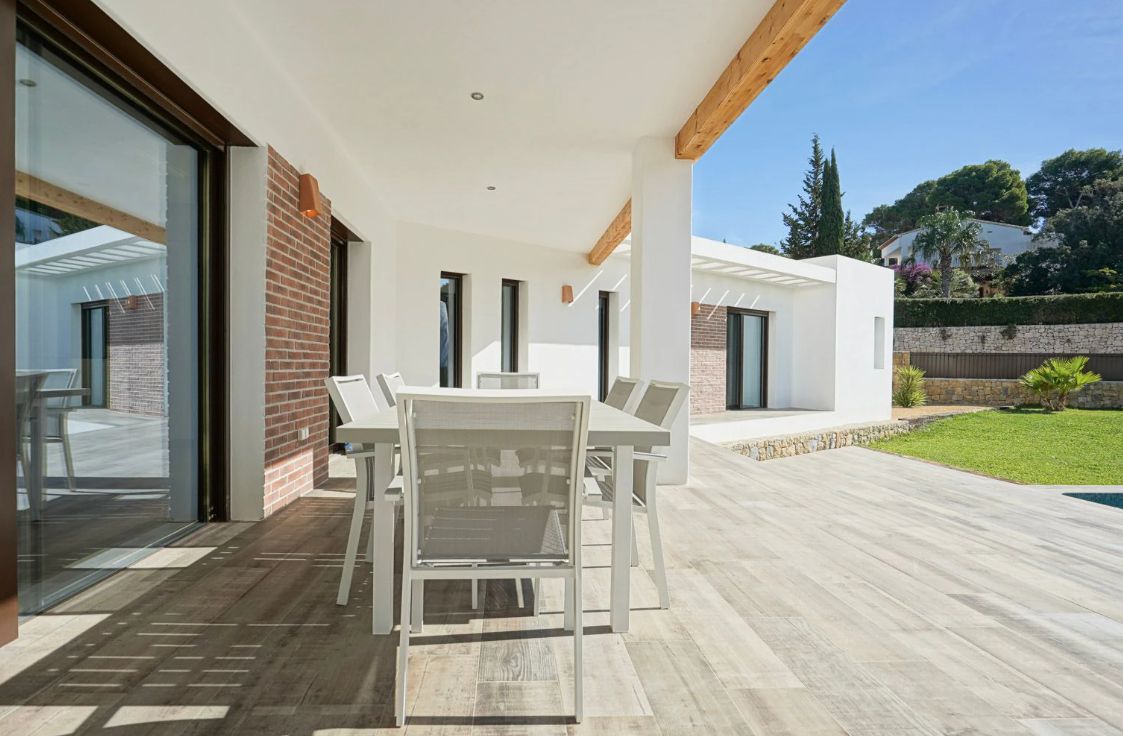 Villa moderne à quelques pas de la mer à Javea