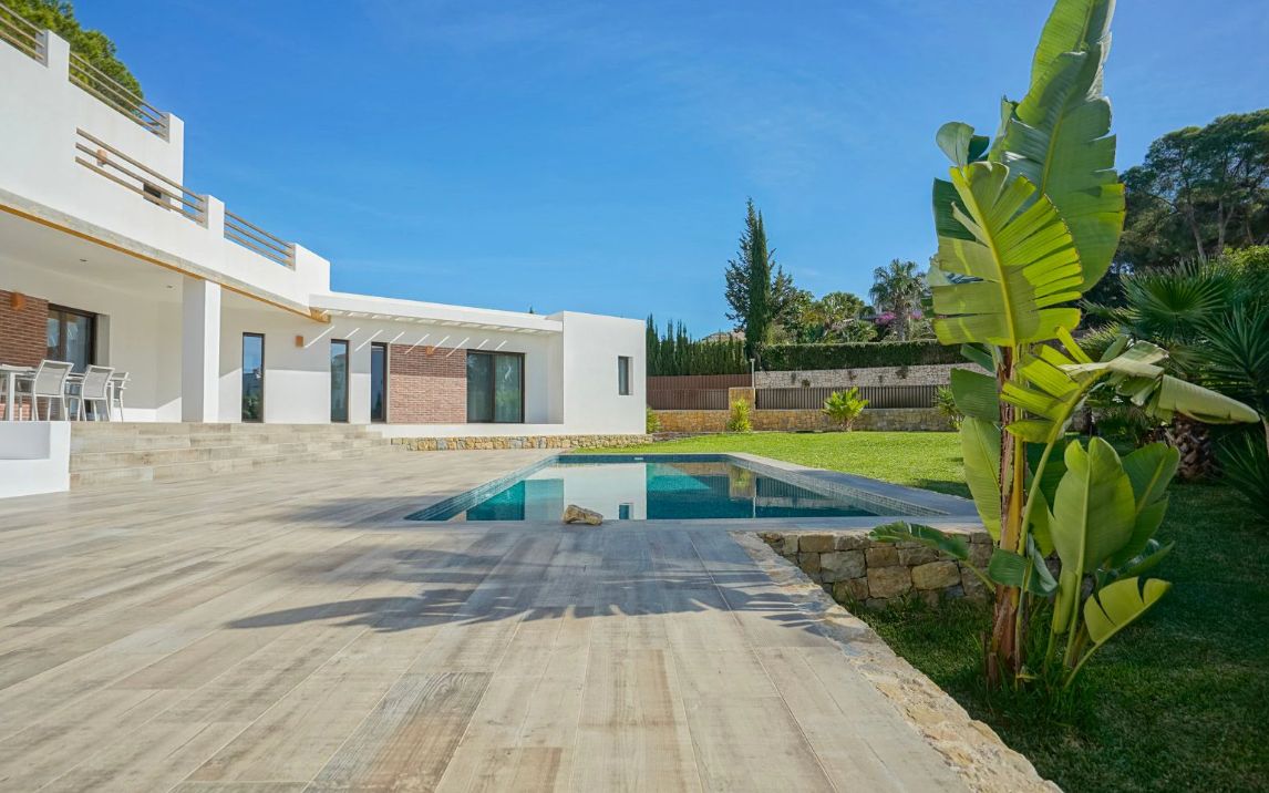 Villa moderne à quelques pas de la mer à Javea