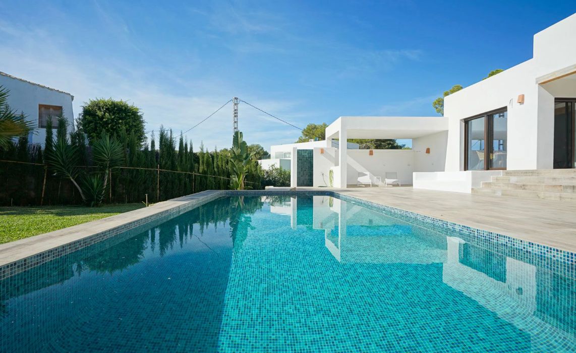 Villa moderne à quelques pas de la mer à Javea