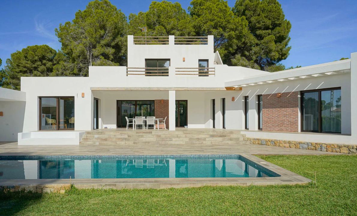 Villa moderne à quelques pas de la mer à Javea