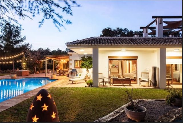 Magnifique finca à Jávea, entièrement rénovée avec d'excellentes qualités.