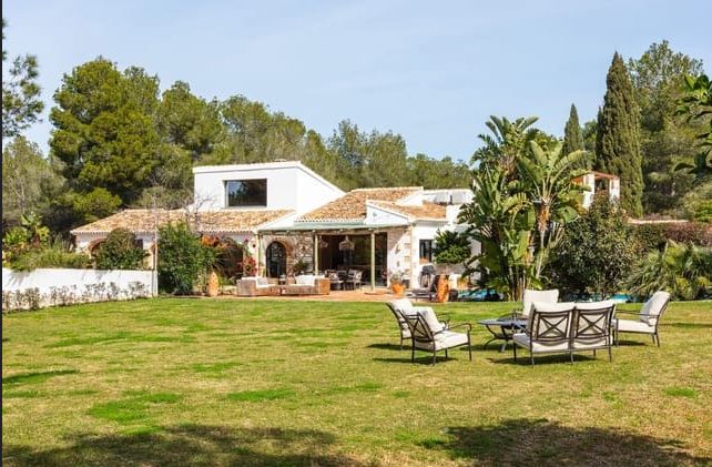 Magnifique finca à Jávea, entièrement rénovée avec d'excellentes qualités.