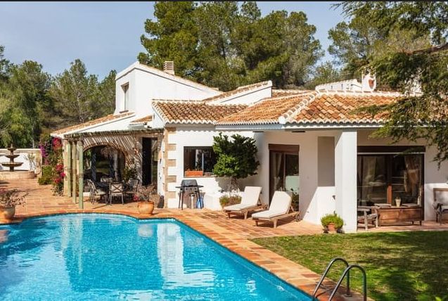 Magnifique finca à Jávea, entièrement rénovée avec d'excellentes qualités.