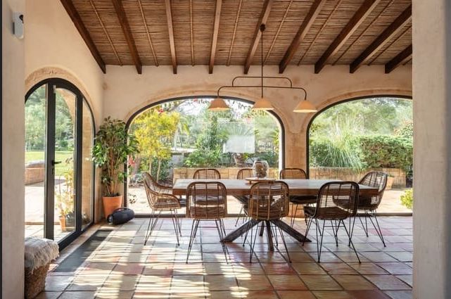 Magnifique finca à Jávea, entièrement rénovée avec d'excellentes qualités.