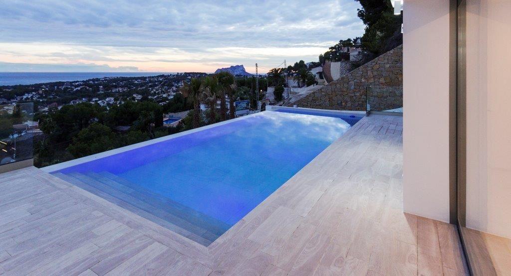 Villa moderne avec vue mer