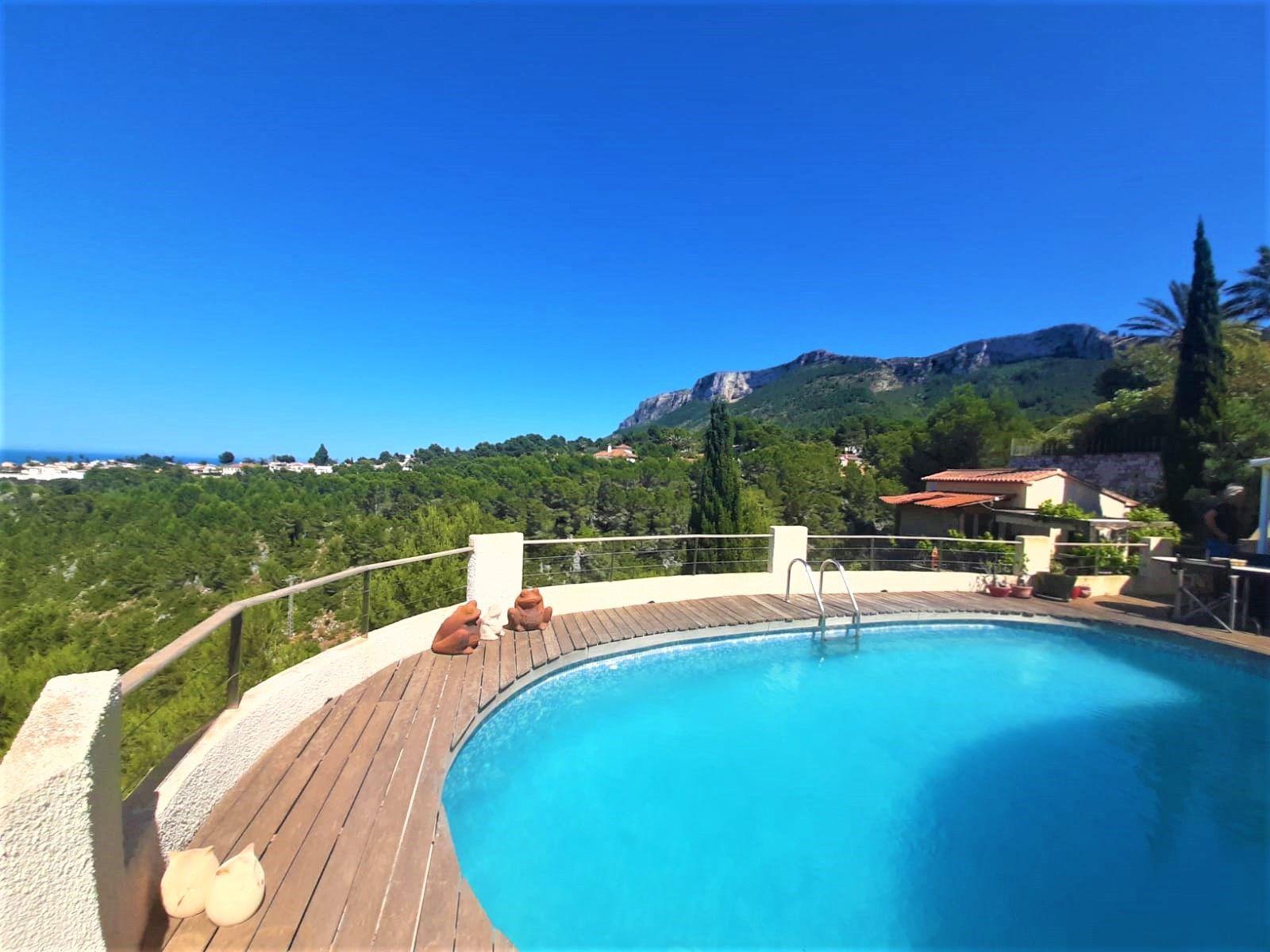 Villa with stunning sea view