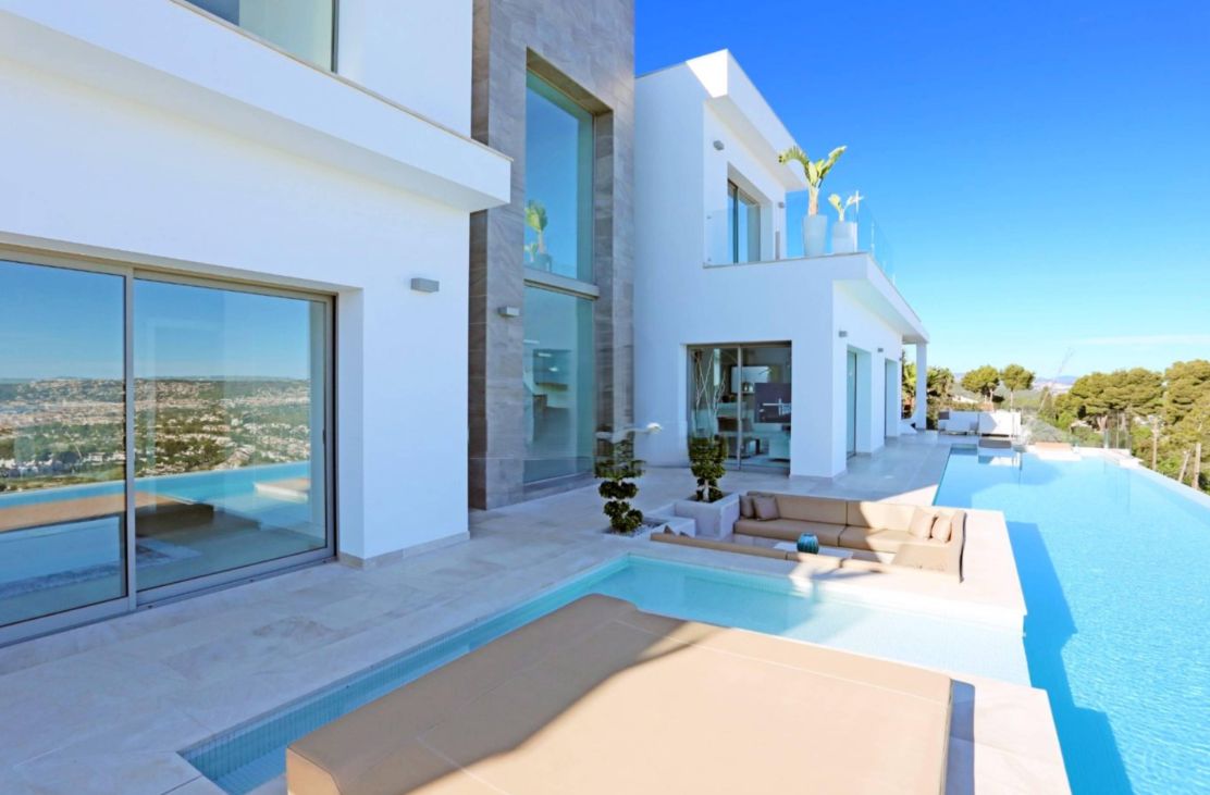 Villa till salu med 4 sovrum och pool i Jávea