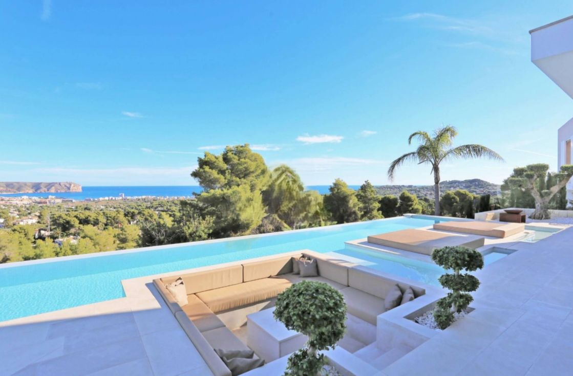 Villa till salu med 4 sovrum och pool i Jávea