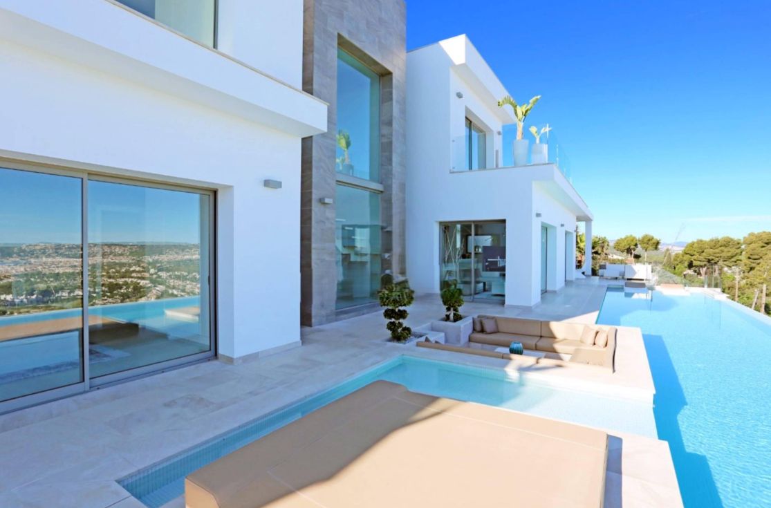 Villa till salu med 4 sovrum och pool i Jávea