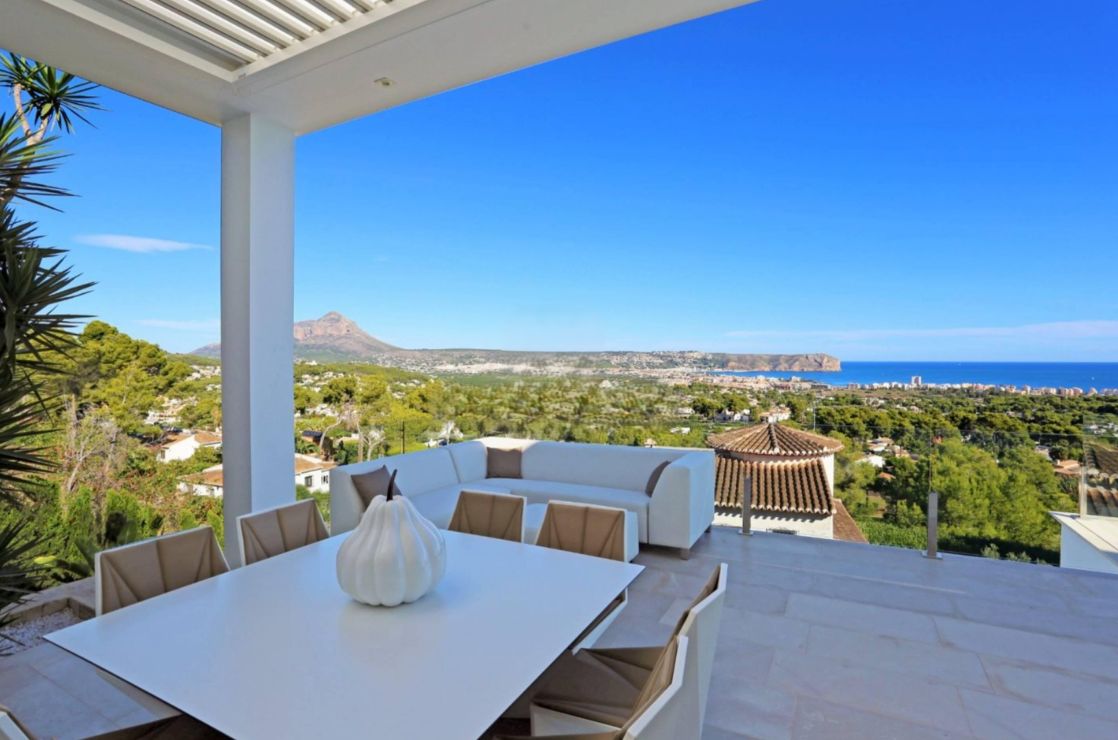 Villa till salu med 4 sovrum och pool i Jávea