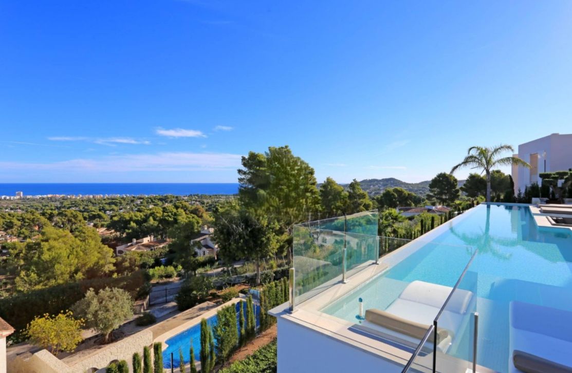 Villa till salu med 4 sovrum och pool i Jávea