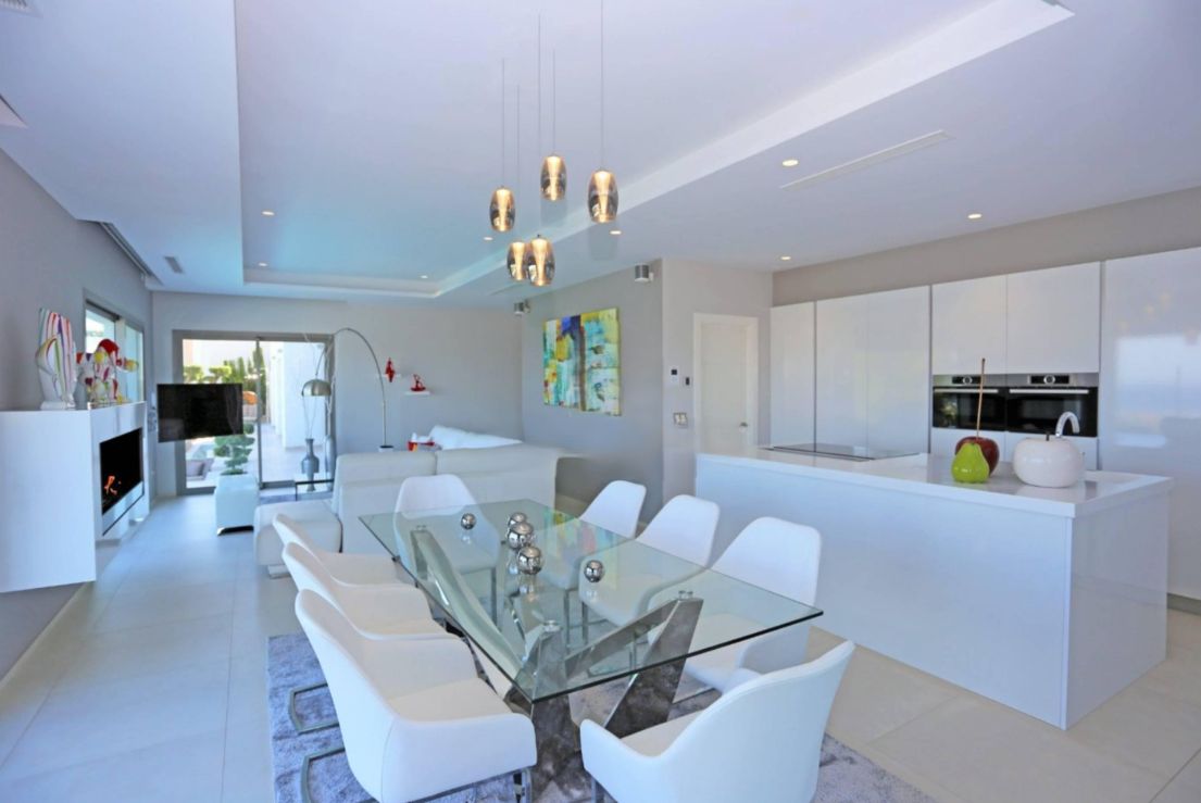 Villa till salu med 4 sovrum och pool i Jávea