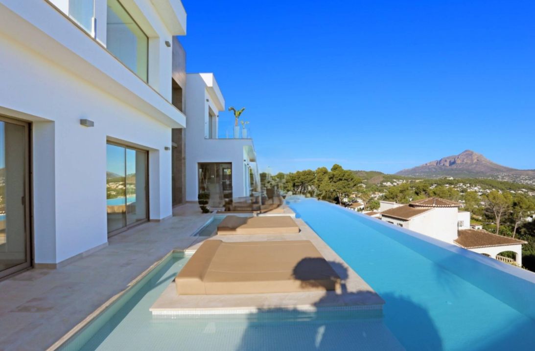 Villa till salu med 4 sovrum och pool i Jávea