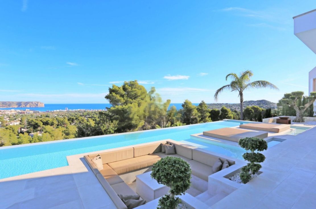 Villa till salu med 4 sovrum och pool i Jávea