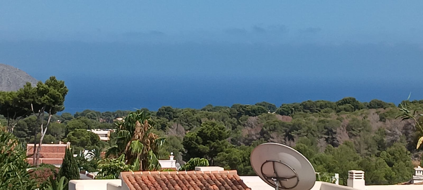 Parcelle avec vues panoramiques sur la mer à Moraira Benimeit