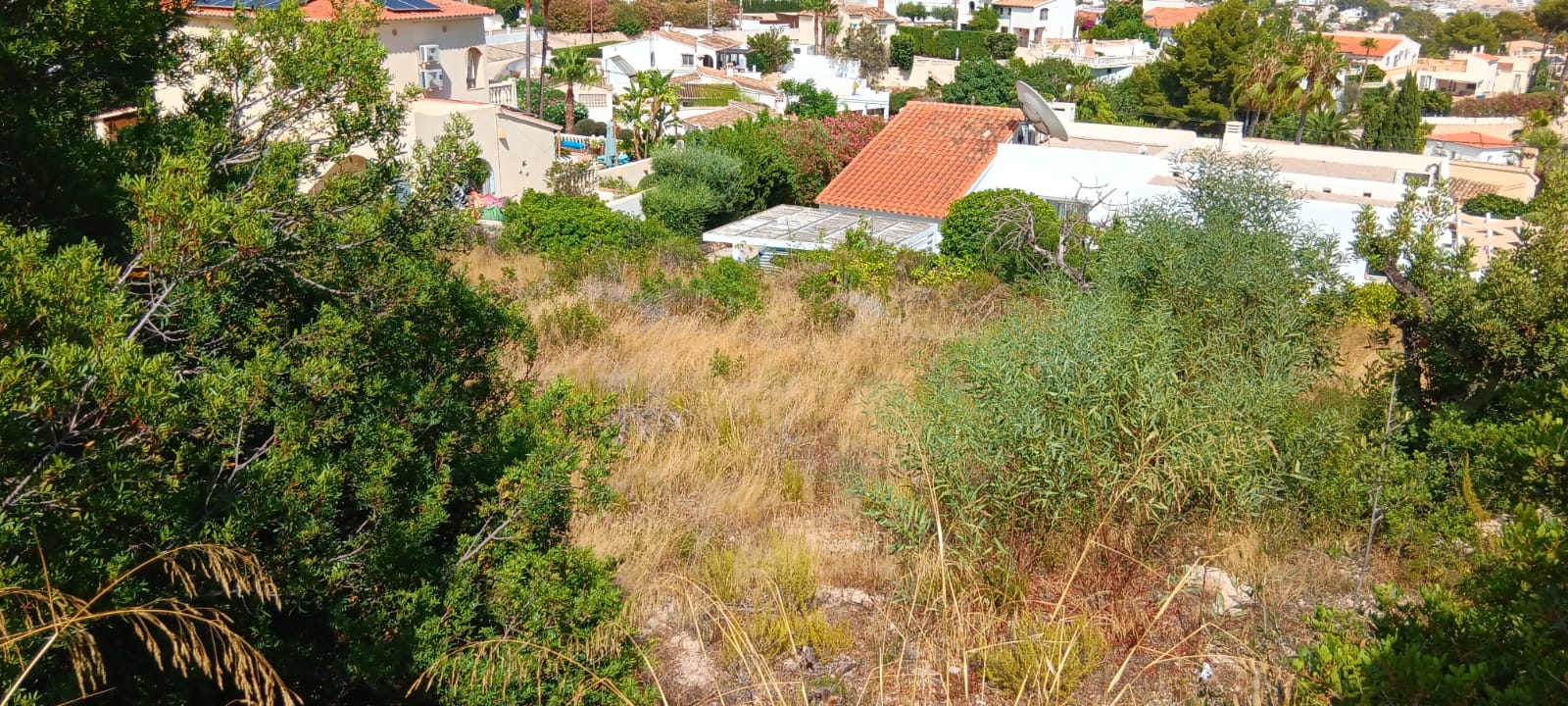 Parcelle avec vues panoramiques sur la mer à Moraira Benimeit
