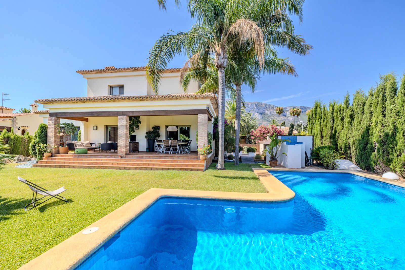 BEAUTIFUL VILLA IN DENIA VERY CLOSE TO THE TOWN