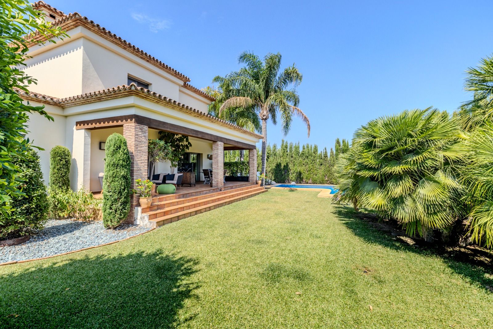 BEAUTIFUL VILLA IN DENIA VERY CLOSE TO THE TOWN
