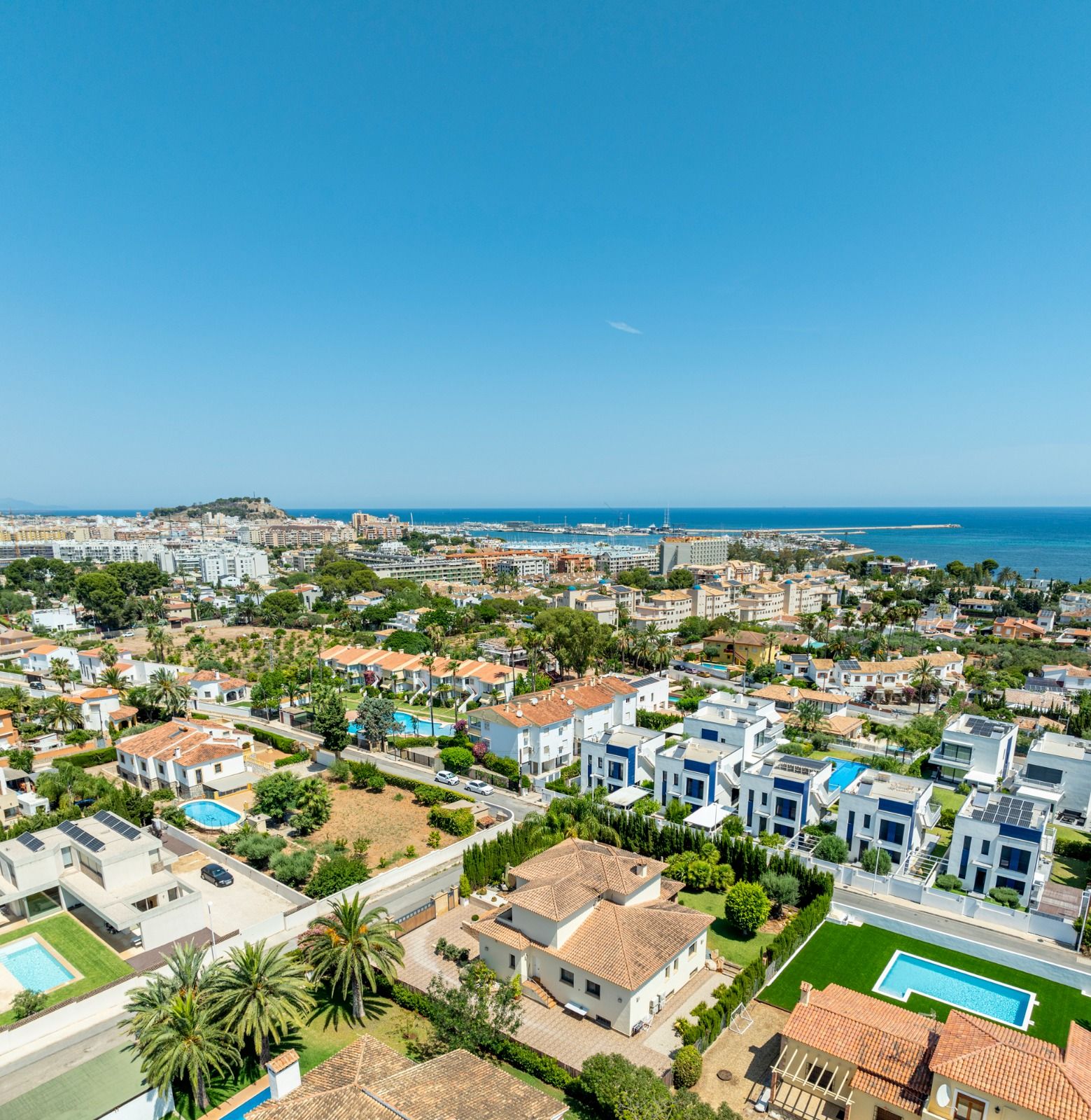 BEAUTIFUL VILLA IN DENIA VERY CLOSE TO THE TOWN