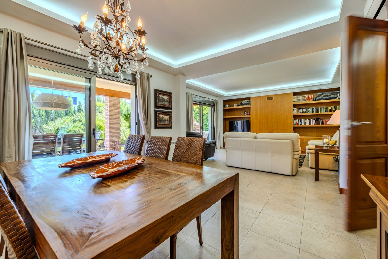 BEAUTIFUL VILLA IN DENIA VERY CLOSE TO THE TOWN