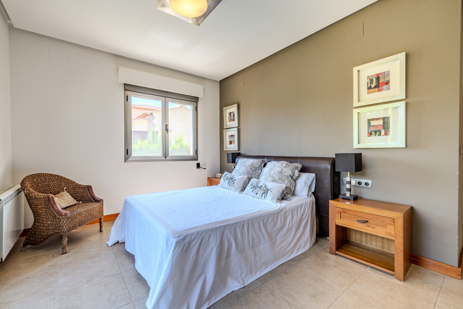 BEAUTIFUL VILLA IN DENIA VERY CLOSE TO THE TOWN