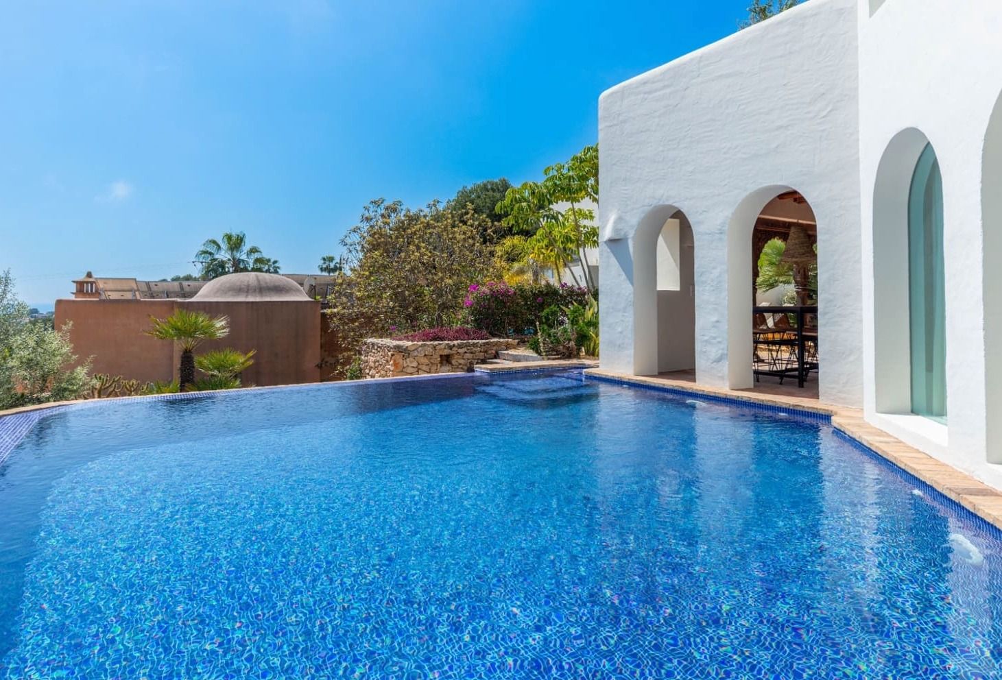 IBIZA-STYLE VILLA IN EL PORTET, MORAIRA