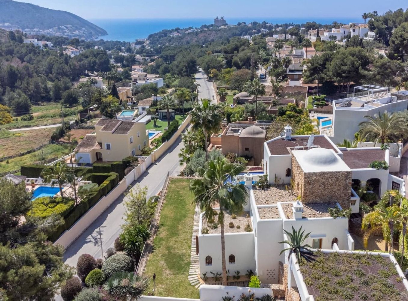 IBIZA-STYLE VILLA IN EL PORTET, MORAIRA