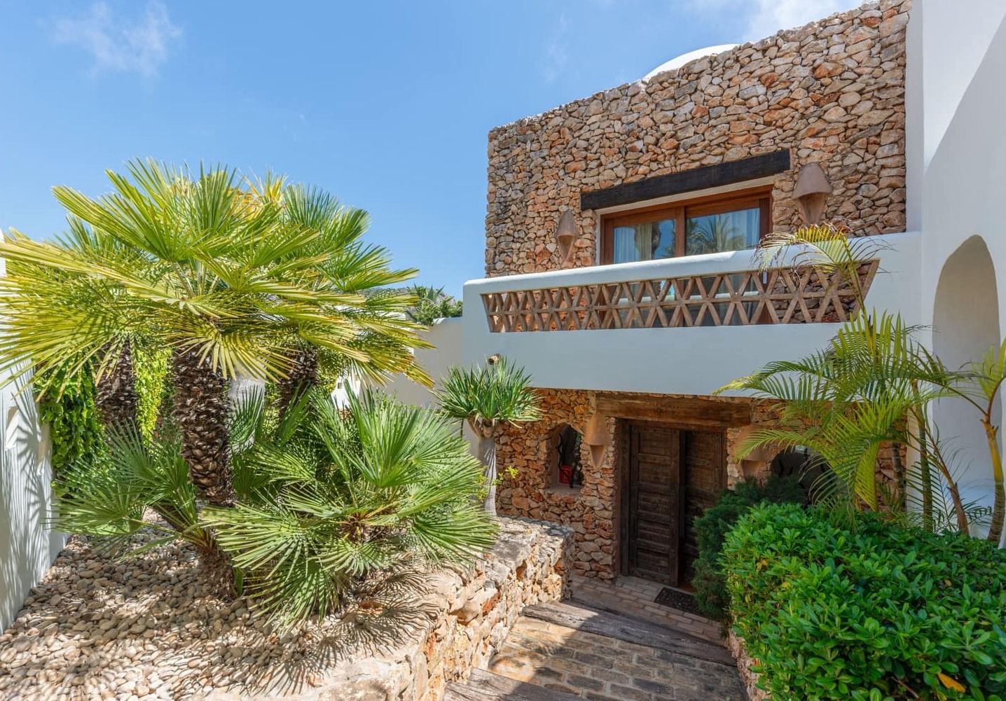 IBIZA-STYLE VILLA IN EL PORTET, MORAIRA